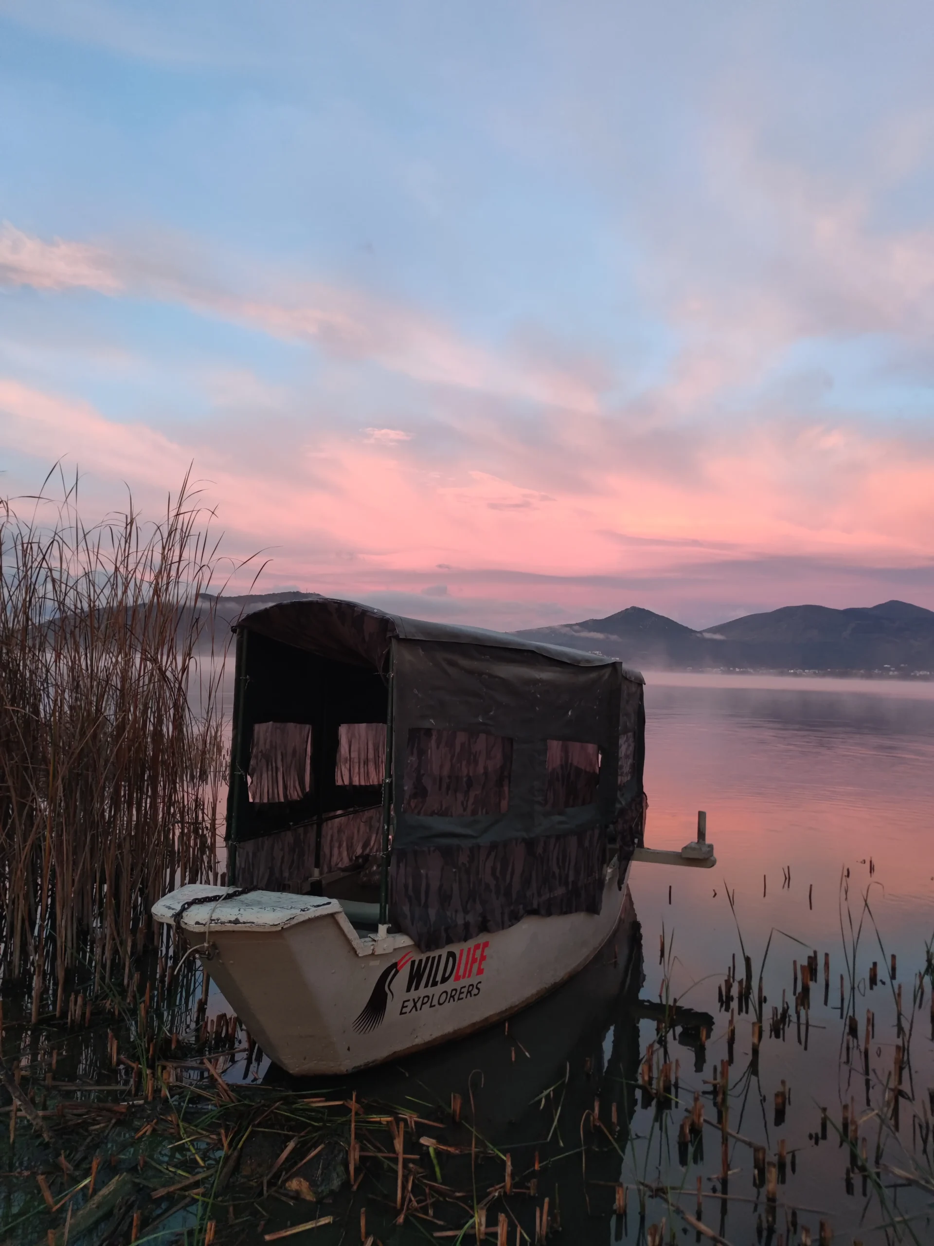 Hide Kastorias on Lake Kastoria